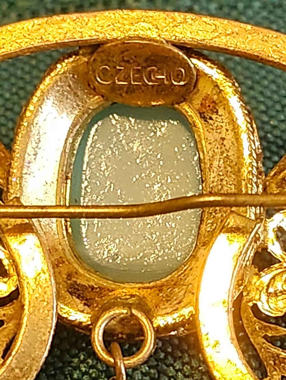 Vintage Czecho Brass Filigree & Glass Moonglow Brooch - Picture 5 of 5